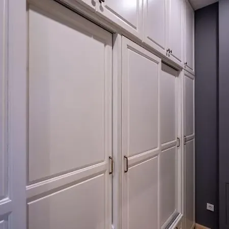 Apartment Stylish - 2bdr, 2bthr+ Free Parking Sofia