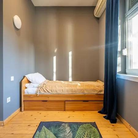Stylish - 2bdr, 2bthr+ Free Parking Appartement Sofia