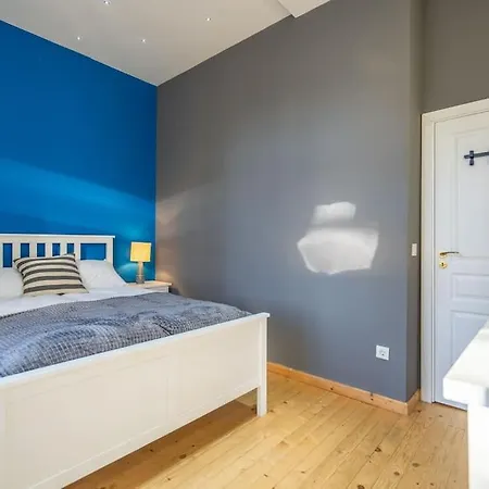 Stylish - 2bdr, 2bthr+ Free Parking Appartement Sofia