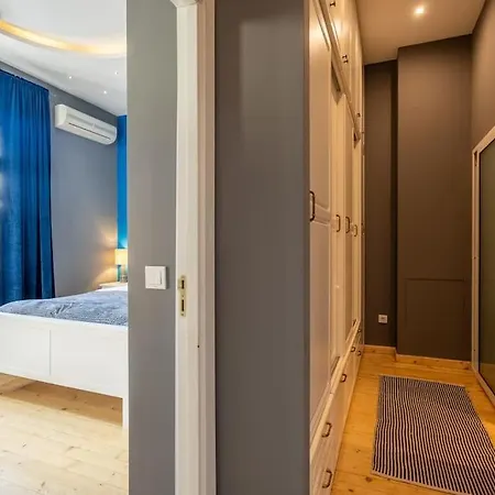 Stylish - 2bdr, 2bthr+ Free Parking Appartement Sofia