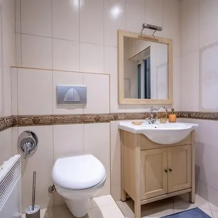 Apartment Stylish - 2bdr, 2bthr+ Free Parking *