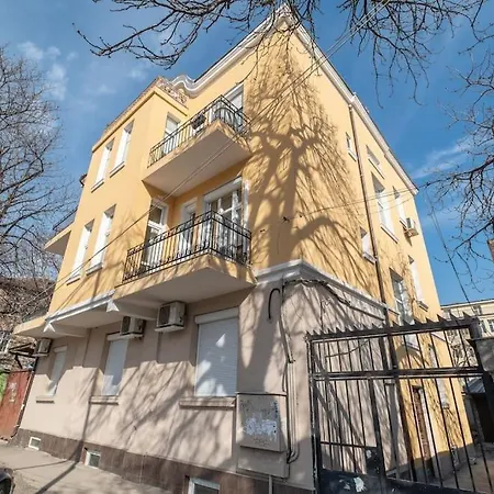 Stylish - 2bdr, 2bthr+ Free Parking Appartement Sofia