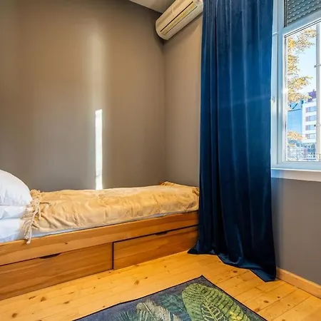 Stylish - 2bdr, 2bthr+ Free Parking Sofia