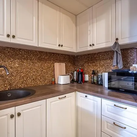 Stylish - 2bdr, 2bthr+ Free Parking Appartement Sofia