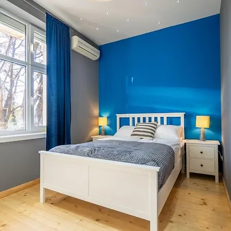 Stylish - 2bdr, 2bthr+ Free Parking