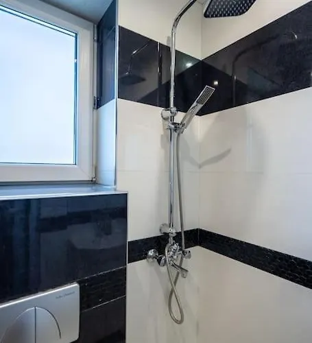 Stylish - 2bdr, 2bthr+ Free Parking Sofia