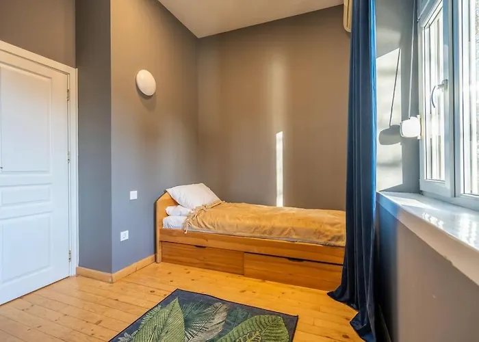 Stylish - 2bdr, 2bthr+ Free Parking Sofia