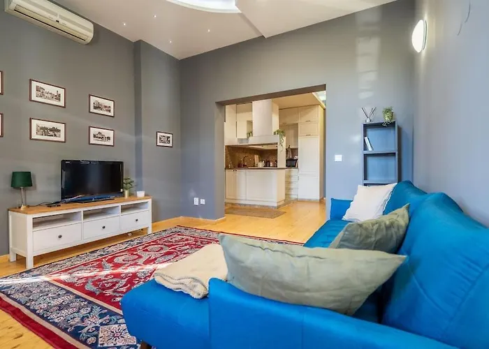 Stylish - 2bdr, 2bthr+ Free Parking Sofia