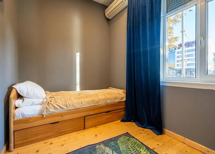 Stylish - 2bdr, 2bthr+ Free Parking Sofia