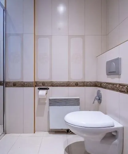 Stylish - 2bdr, 2bthr+ Free Parking *