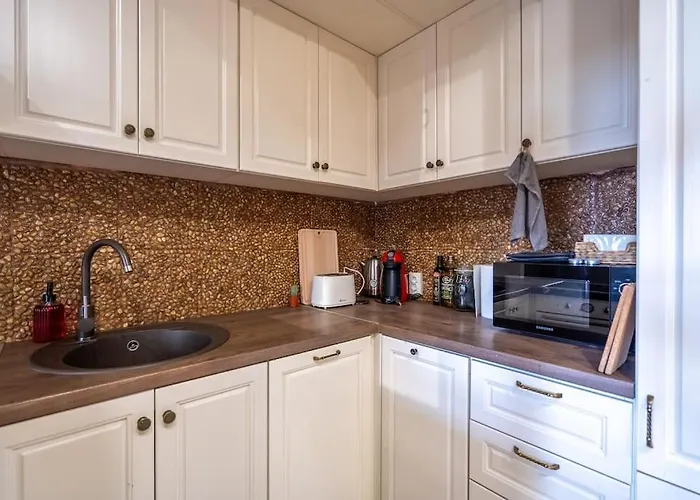 Stylish - 2bdr, 2bthr+ Free Parking Lejlighed Sofia