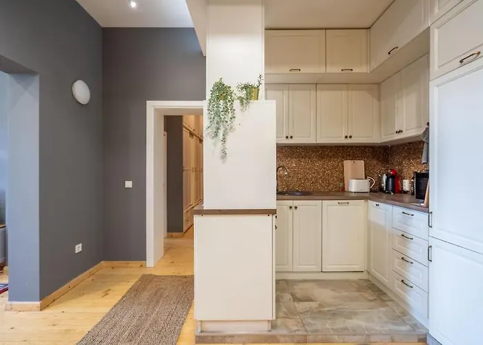 Stylish - 2bdr, 2bthr+ Free Parking