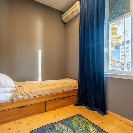 Apartman Stylish - 2bdr, 2bthr+ Free Parking *