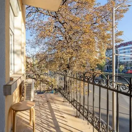 Apartman Stylish - 2bdr, 2bthr+ Free Parking *