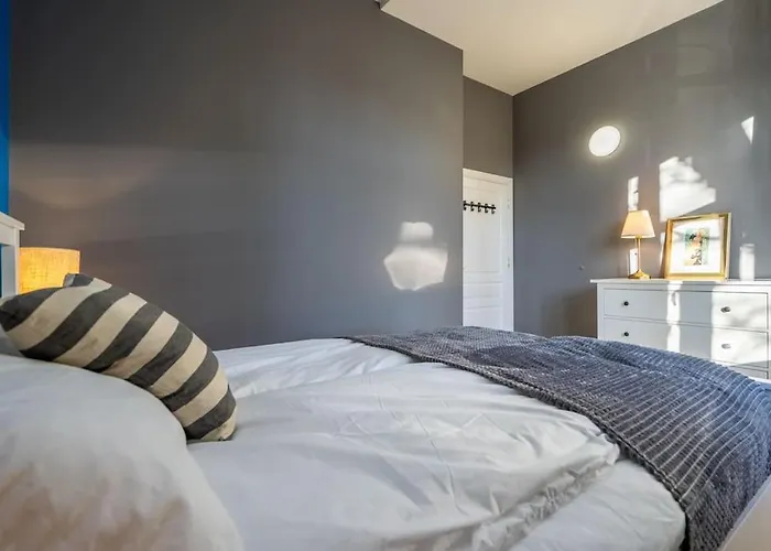 Apartman Stylish - 2bdr, 2bthr+ Free Parking Szófia