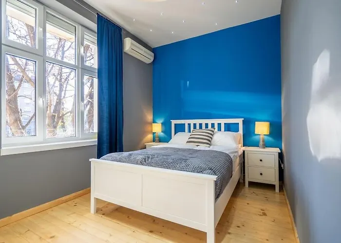 Stylish - 2bdr, 2bthr+ Free Parking